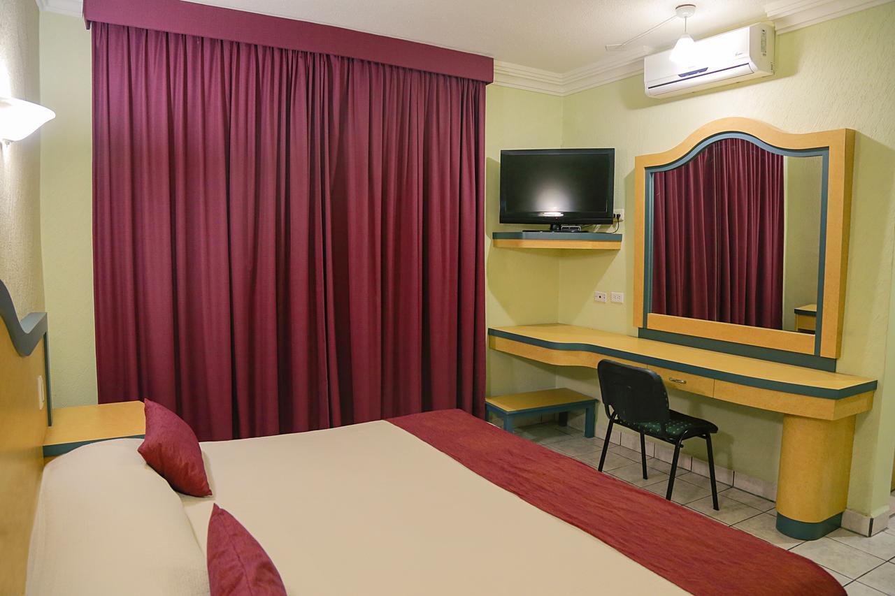 Hotel Madrid Минатитлан Экстерьер фото